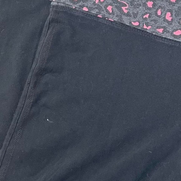 Black and pink leopard print yoga pants with fold over waistband - Picture 3 of 6